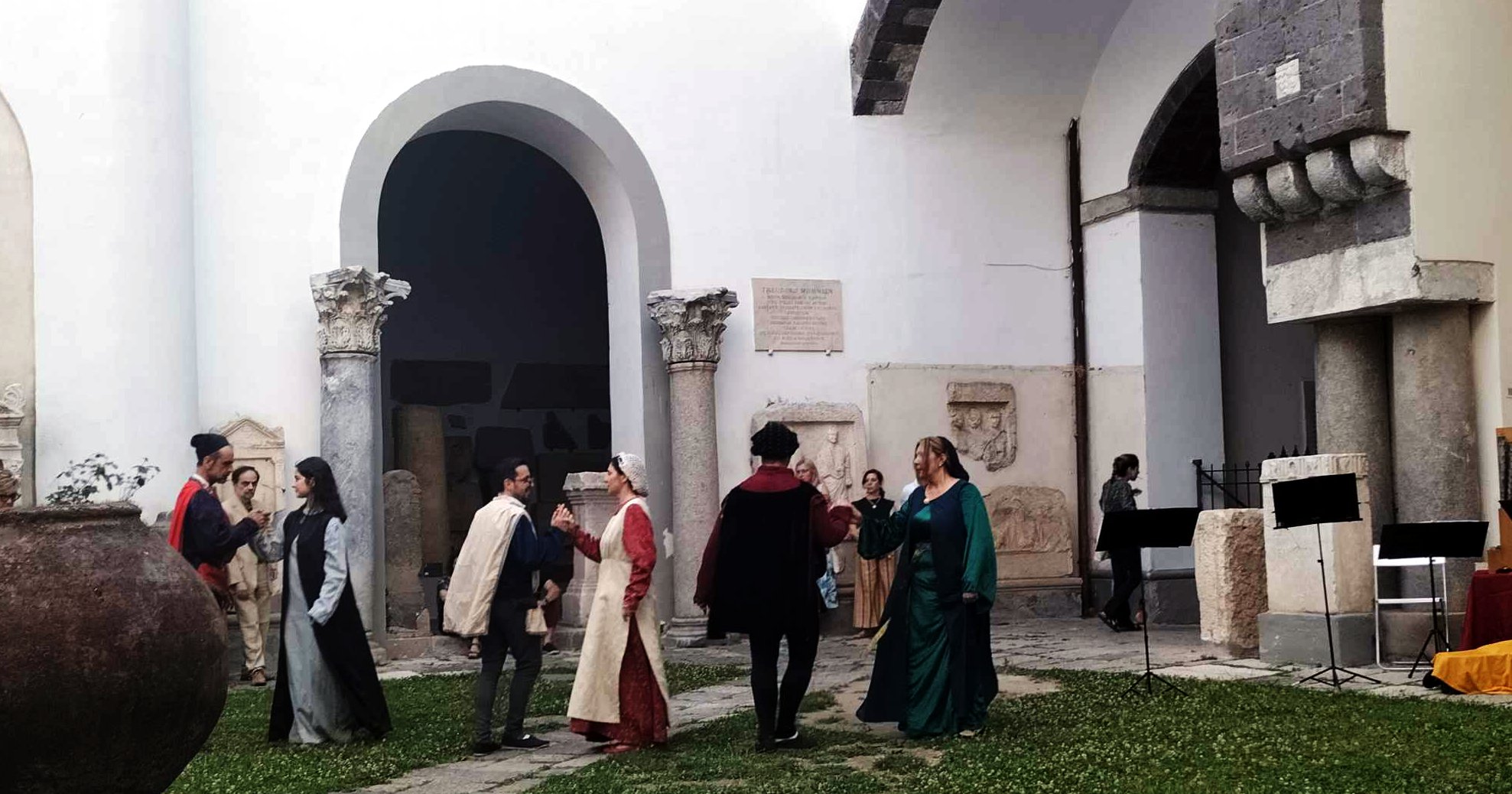 Cantar e danzar cortese a Firenze e Napoli nel Rinascimento