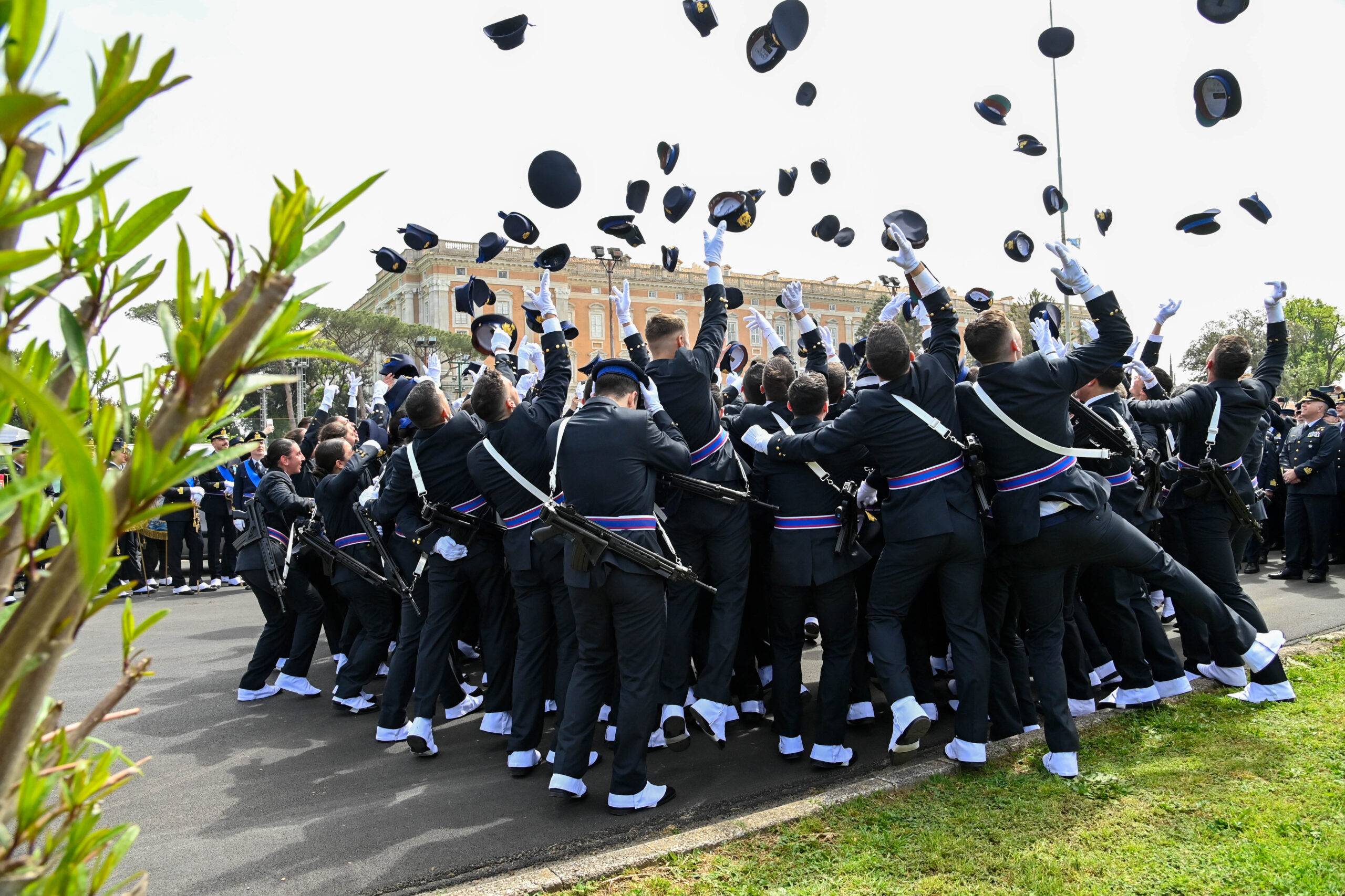 Allievi del Corso Falco VI giurano fedeltà alla Repubblica