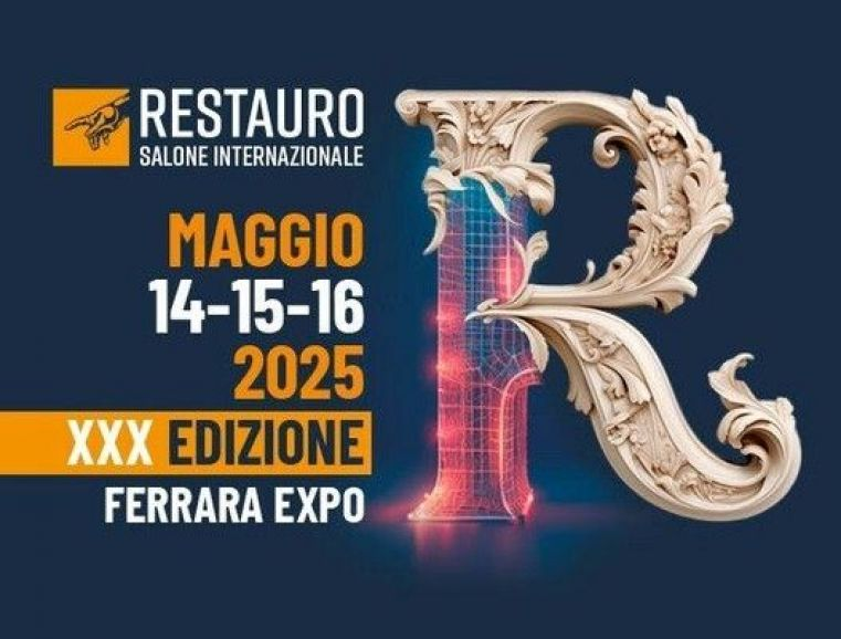 Il tricolore con le sete di San Leucio delle Antiche Leuciane al Salone del Restauro di Ferrara nello stand della Soprintendenza Abap delle province di Caserta e Benevento